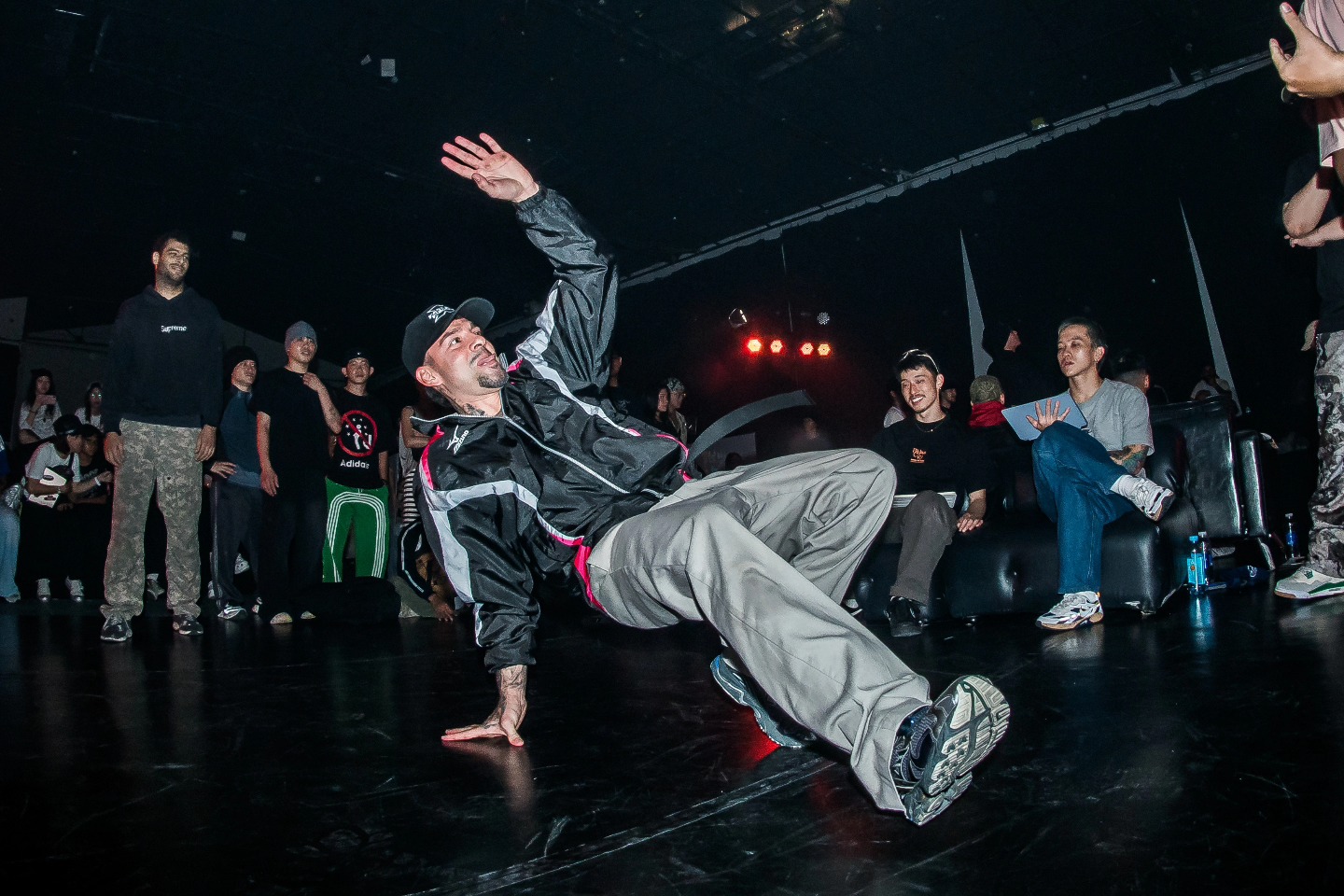 Lenin Practice Battles — B-boy performing at Bach Tung Diep Park